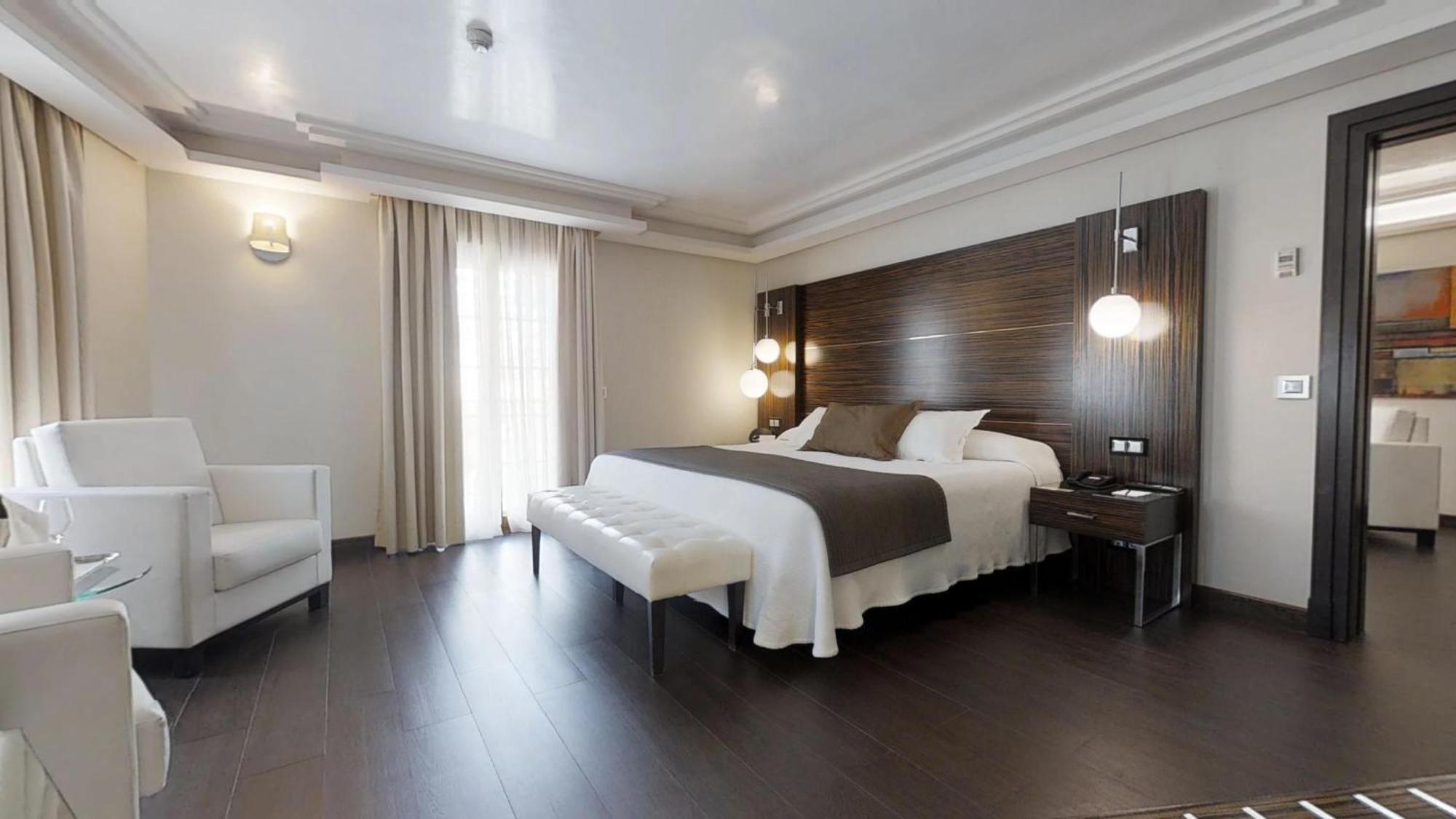 빈시 셀렉시온 알레이사, 호텔 부티크 앤 스파 베날마데나코스타 외부 사진 A room at the hotel