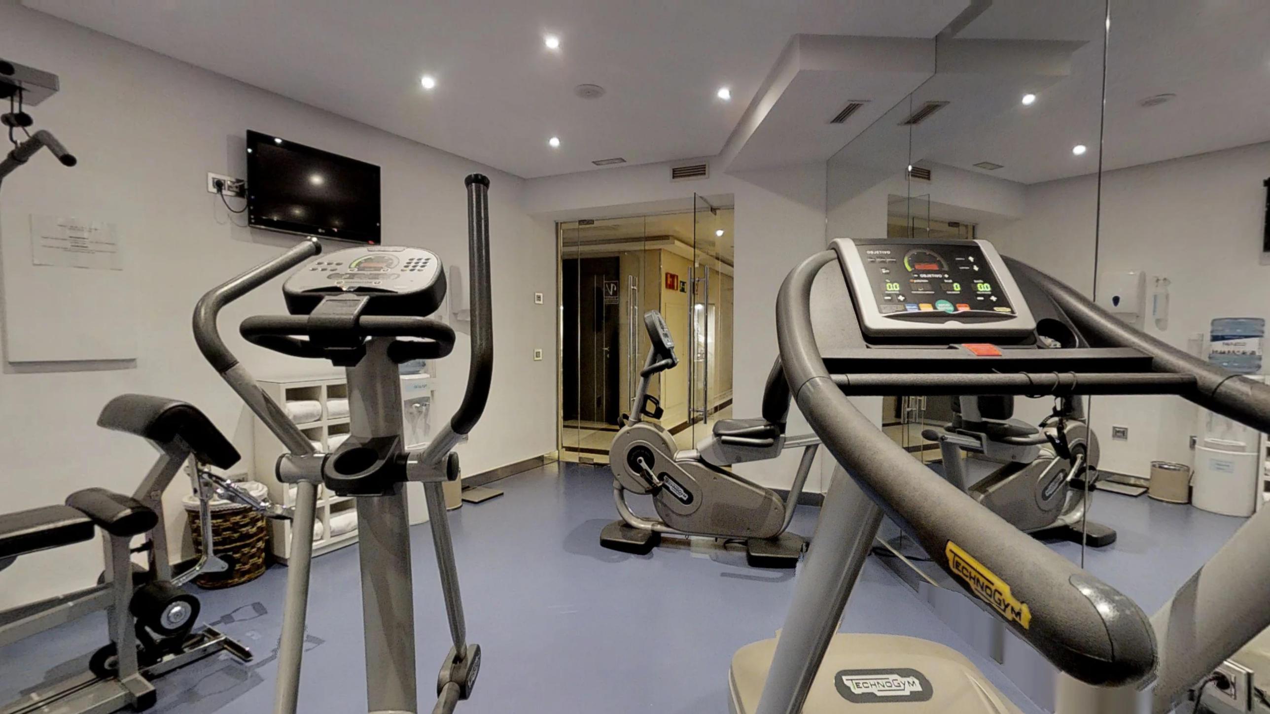 빈시 셀렉시온 알레이사, 호텔 부티크 앤 스파 베날마데나코스타 외부 사진 The gym at the hotel