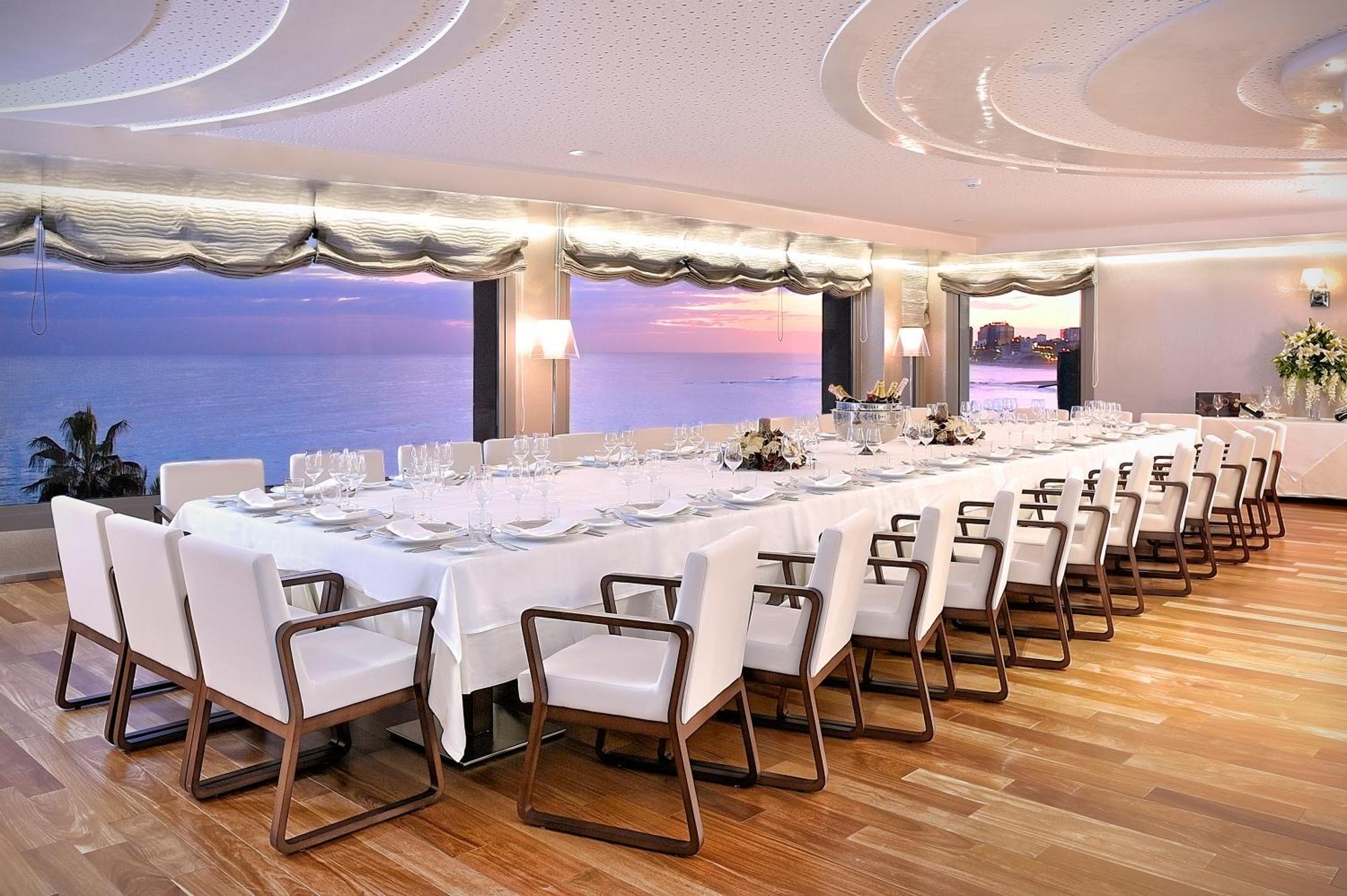 빈시 셀렉시온 알레이사, 호텔 부티크 앤 스파 베날마데나코스타 외부 사진 The interior of the restaurant